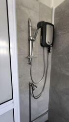 Kitchener Road (D8), Terrace #594648641